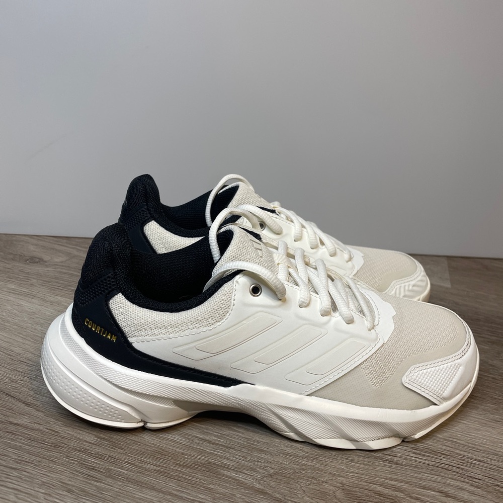 Adidas CourtJam Control 3 - Size 6